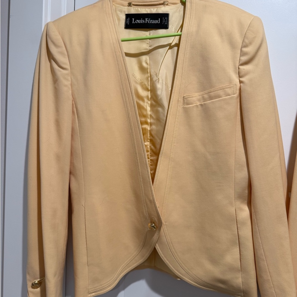 Louis Feraud Cream Tailored Blazer and skirt set with Modern Design